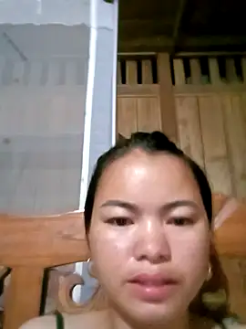 Snapshot of emly-xinh18 chatting on 09.16.25 emly-xinh18 online show from 09.16.25