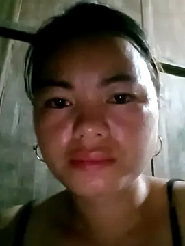 Snapshot of emly-xinh18 chatting on 09.21.25 emly-xinh18 online show from 09.21.25