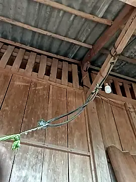 Snapshot of emly-xinh18 chatting on 09.25.25 emly-xinh18 online show from 09.25.25