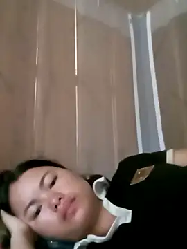 Snapshot of emly-xinh18 chatting on 09.26.25 emly-xinh18 online show from 09.26.25