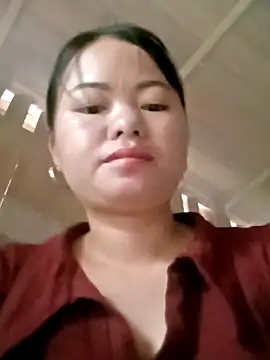 Snapshot of emly-xinh18 chatting on 10.01.25 emly-xinh18 online show from 10.01.25