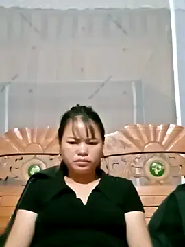 Snapshot of emly-xinh18 chatting on 10.01.25 emly-xinh18 online show from 10.01.25