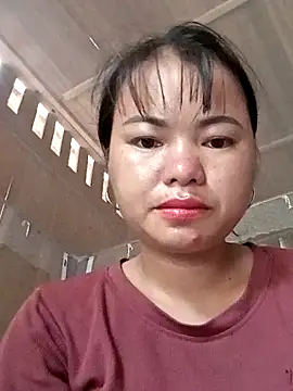 Snapshot of emly-xinh18 chatting on 10.06.25 emly-xinh18 online show from 10.06.25