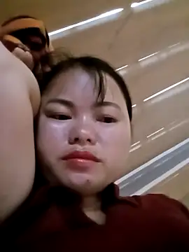 Snapshot of emly-xinh18 chatting on 10.08.25 emly-xinh18 online show from 10.08.25