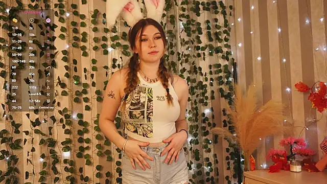 Snapshot of cheeky_cherry_juice chatting on 11.07.25 cheeky cherry juice online show from 11.07.25