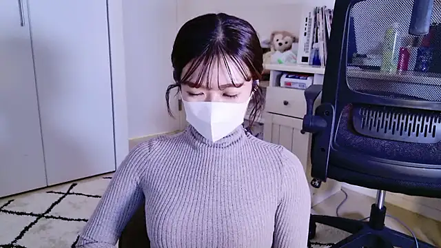 Snapshot of SatoYuri_jp chatting on 10.09.25 SatoYuri jp online show from 10.09.25