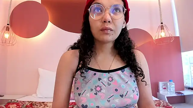 SweetStarr  online show from 09.26.25