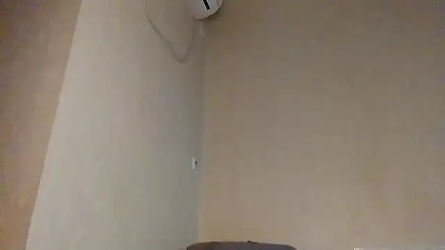 Snapshot of lesyawhite chatting on 11.30.25 lesyawhite online show from 11.30.25