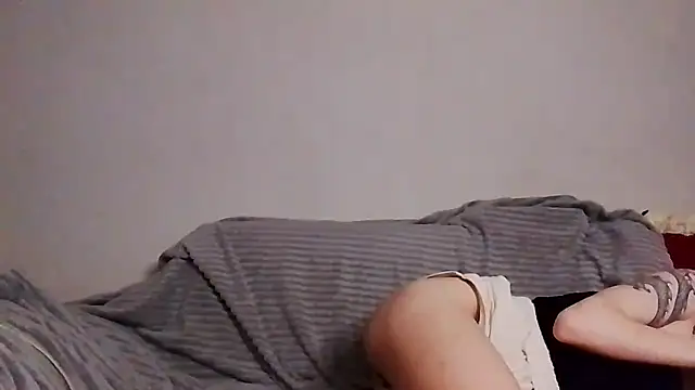 Snapshot of lesyawhite chatting on 12.04.25 lesyawhite online show from 12.04.25