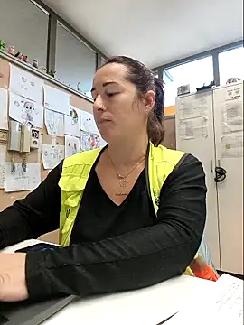 bichota85 online show from 11.25.25