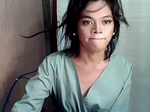 Snapshot of Nikah_loves_u chatting on 12.04.25 Nikah loves u online show from 12.04.25