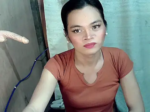 Snapshot of Nikah_loves_u chatting on 12.20.25 Nikah loves u online show from 12.20.25