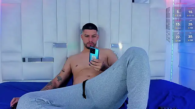 Snapshot of Jacob19_ chatting on 11.04.25 Jacob19  online show from 11.04.25