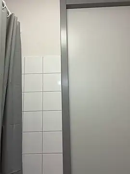 Snapshot of roxybliss3 chatting on 12.19.25 roxybliss3 online show from 12.19.25