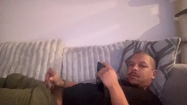 Snapshot of caramelizedzeus chatting on 11.08.25 caramelizedzeus online show from 11.08.25