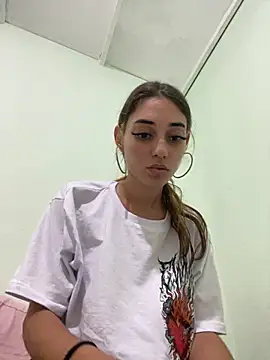 loirinhaaa online show from 11.18.25