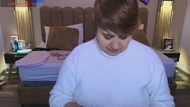 Snapshot of Sasharosee2 chatting on 09.30.25 Sasharosee2 online show from 09.30.25