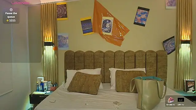 Snapshot of Sasharosee2 chatting on 10.01.25 Sasharosee2 online show from 10.01.25