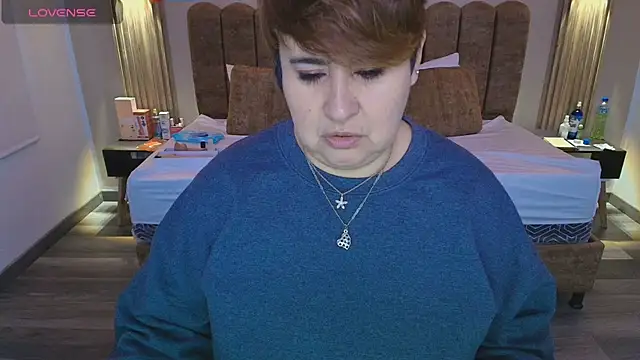 Snapshot of Sasharosee2 chatting on 10.04.25 Sasharosee2 online show from 10.04.25