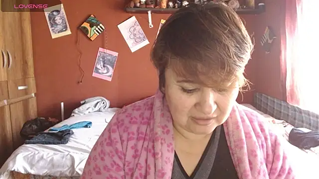 Snapshot of Sasharosee2 chatting on 10.09.25 Sasharosee2 online show from 10.09.25