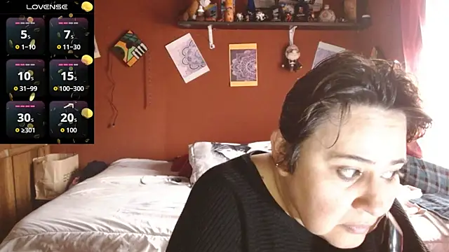 Snapshot of Sasharosee2 chatting on 10.11.25 Sasharosee2 online show from 10.11.25