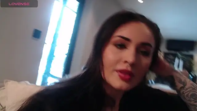 Snapshot of Kristyoff chatting on 02.11.26 Kristyoff online show from 02.11.26