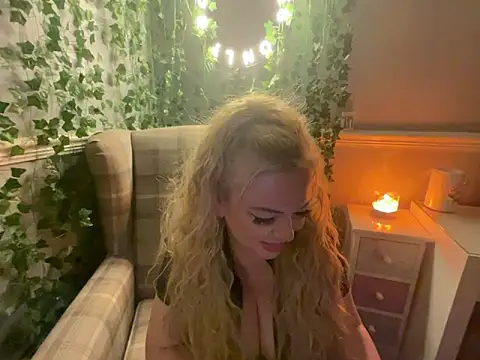 BonnyDesire online show from 10.14.25