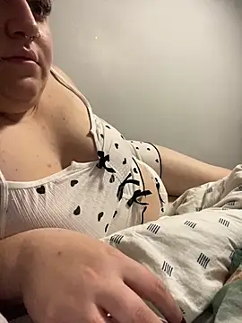 Ellainaaa online show from 10.15.25