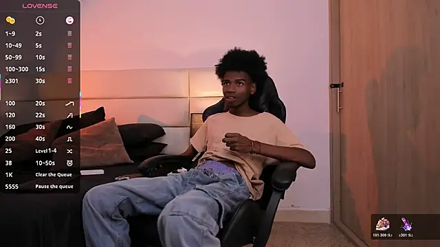 Snapshot of AllexJacob chatting on 11.06.25 AllexJacob online show from 11.06.25