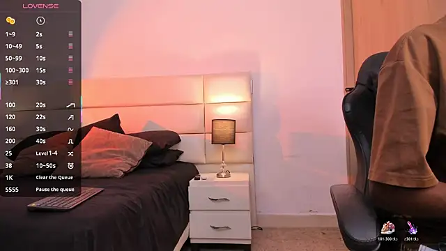 Snapshot of AllexJacob chatting on 11.07.25 AllexJacob online show from 11.07.25