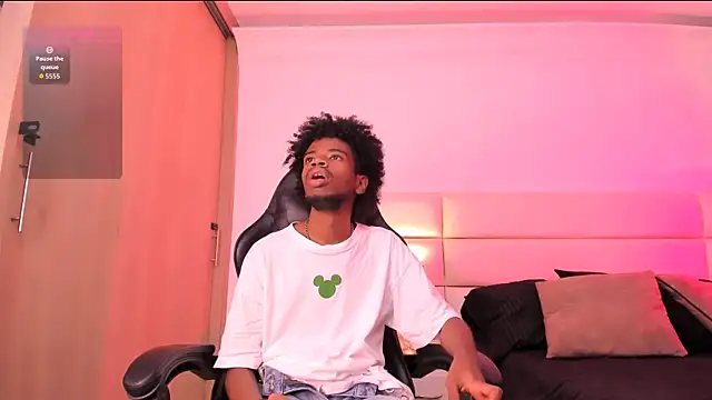 Snapshot of AllexJacob chatting on 11.29.25 AllexJacob online show from 11.29.25