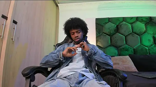 Snapshot of AllexJacob chatting on 02.05.26 AllexJacob online show from 02.05.26