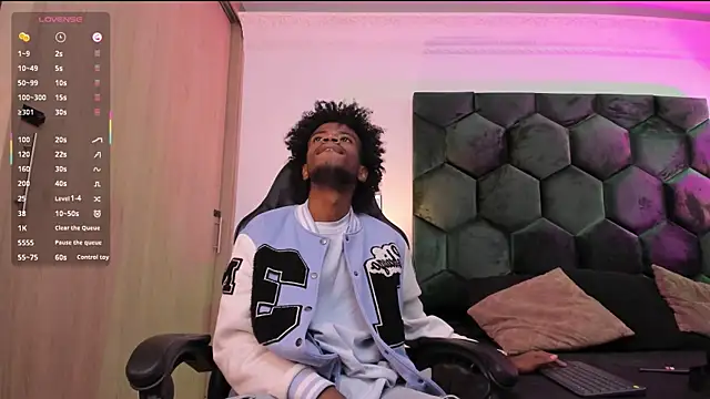 Snapshot of AllexJacob chatting on 02.14.26 AllexJacob online show from 02.14.26