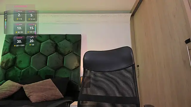 Snapshot of AllexJacob chatting on 04.11.26 AllexJacob online show from 04.11.26