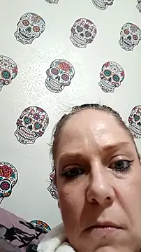 Snapshot of curvybabe88 chatting on 11.10.25 curvybabe88 online show from 11.10.25