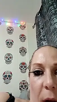 Snapshot of curvybabe88 chatting on 11.18.25 curvybabe88 online show from 11.18.25