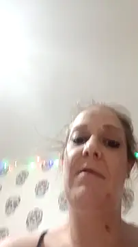 Snapshot of curvybabe88 chatting on 11.20.25 curvybabe88 online show from 11.20.25