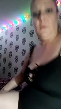 Snapshot of curvybabe88 chatting on 11.22.25 curvybabe88 online show from 11.22.25