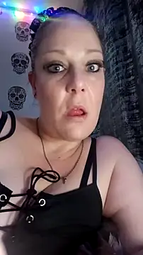 Snapshot of curvybabe88 chatting on 11.25.25 curvybabe88 online show from 11.25.25