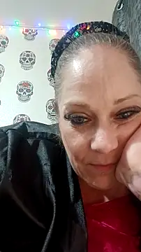 Snapshot of curvybabe88 chatting on 11.26.25 curvybabe88 online show from 11.26.25