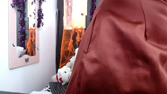 Snapshot of camilavargas_ chatting on 10.18.25 camilavargas online show from 10.18.25