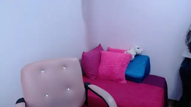 camilavargas  online show from 03.25.26