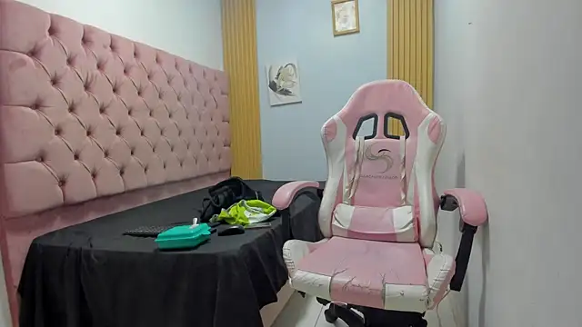 Naomis 35 online show from 12.02.25