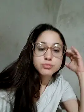Snapshot of linameii chatting on 11.17.25 linameii online show from 11.17.25