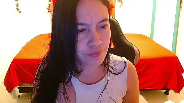 Snapshot of cristal1609 chatting on 03.18.26 cristal1609 online show from 03.18.26