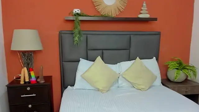 molly lovee  online show from 10.02.25