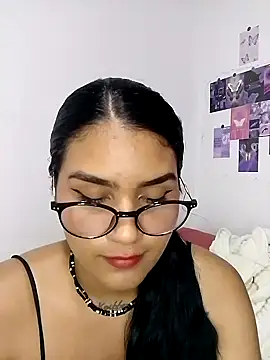 Renata Zoe online show from 10.11.25