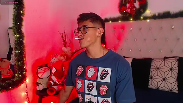 SalvadorFit online show from 12.17.25