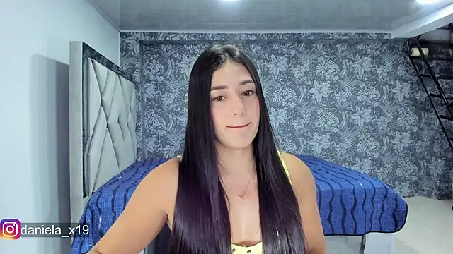 Snapshot of Daniela_x19 chatting on 04.29.26 Daniela x19 online show from 04.29.26