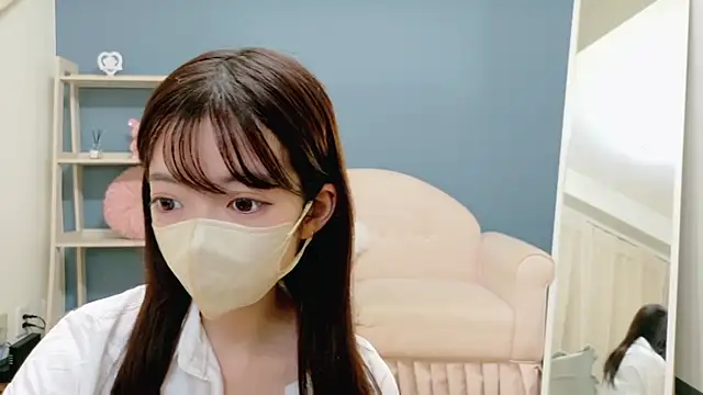 Snapshot of Mirai_H_ch chatting on 09.20.25 Mirai H ch online show from 09.20.25